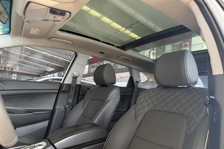 Used Hyundai Tucson 2019 280TGDi Dual-Clutch Two-Wheel Drive Fashion Edition China VI Standard