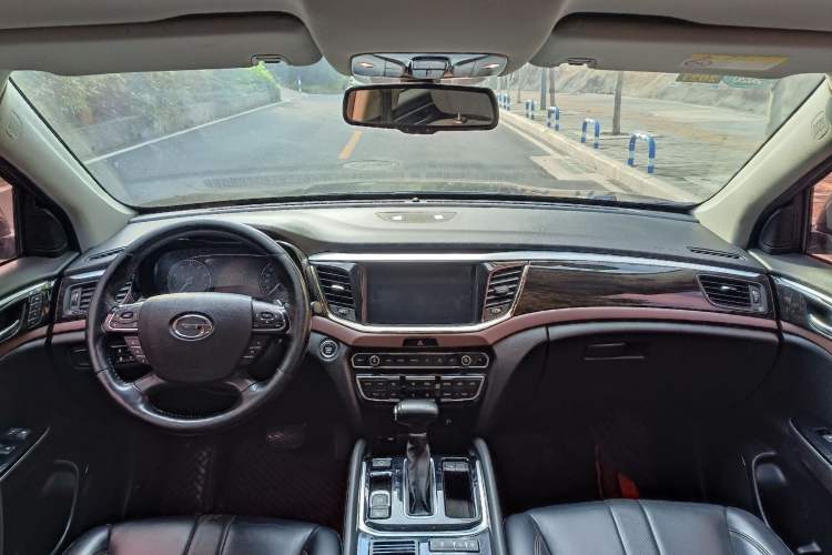 Used GAC Trumpchi GS8 2017 320T Two-Wheel Drive Luxury Smart Connectivity Version (7 Seats)
