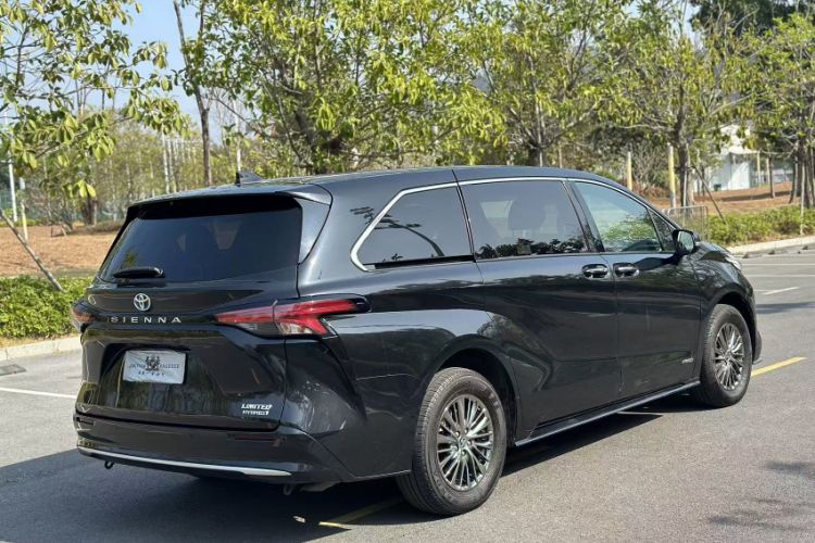 Used Toyota Sienna 2021 2.5L Hybrid Premium Edition