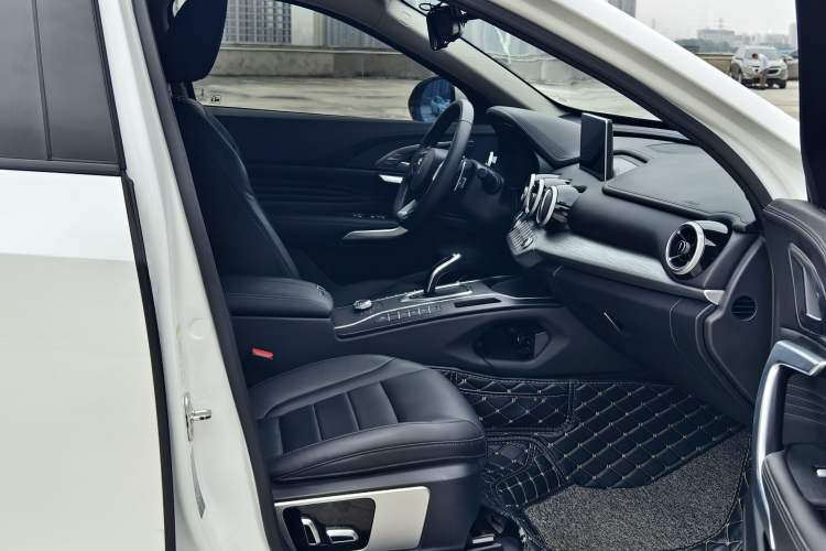 Used Wey VV7 2019 Upgraded Model 2.0T Luxury Version China V Standard
