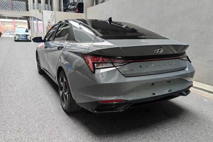 Used Hyundai Elantra 2022 1.5L CVT LUX Prestige Edition