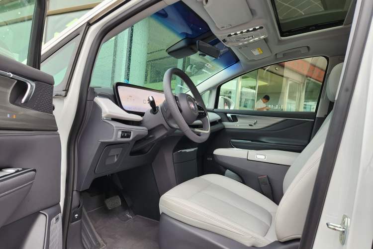 Used Buick GL8 2025 Lu Zun Deluxe Edition
