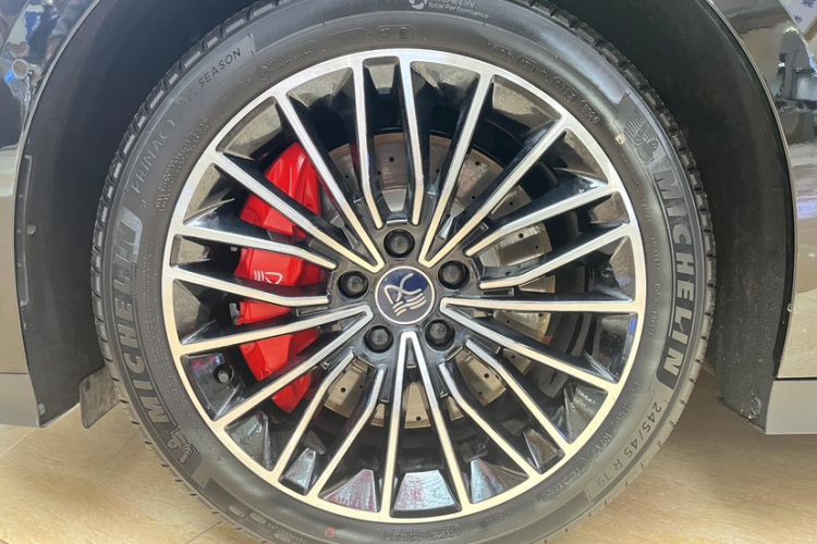 Used BYD Han 2025 EV with 701 km of Laser Radar-Enabled Intelligent Driving