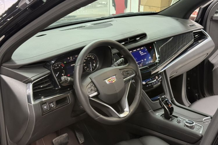 Used Cadillac XT6 2021 2.0T Six-Seater Four-Wheel-Drive Luxury Version
