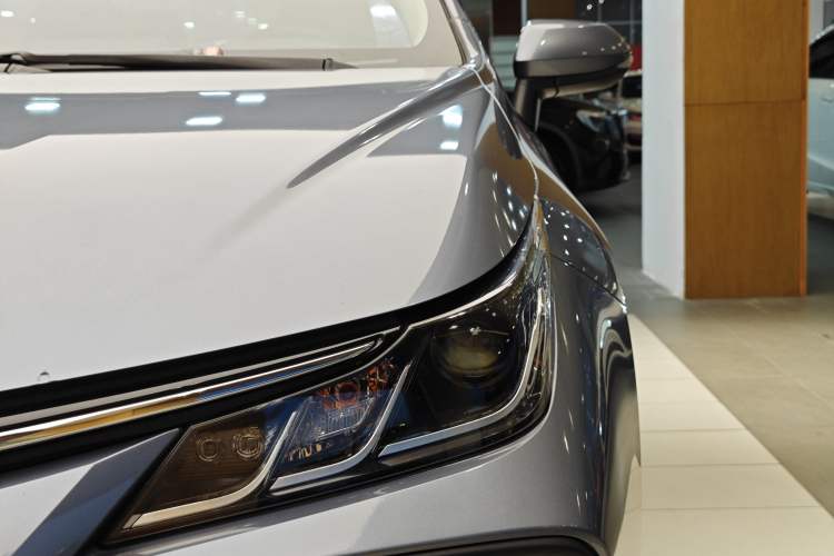 Used Toyota Corolla 2021 Dual-Motor 1.8L E-CVT Elite Edition
