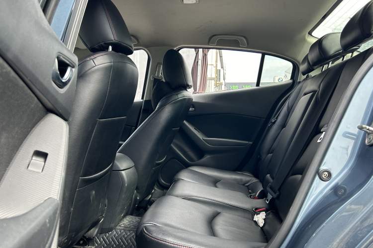 Used Mazda Mazda 3 Axela 2014 Sedan 1.5L Automatic Comfort Model