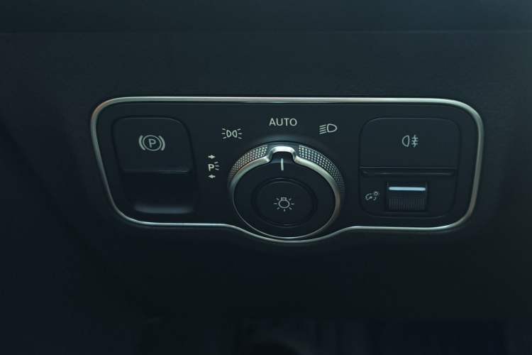 Used Mercedes-Benz GLB 2022 Updated GLB 200 Fashion Edition
