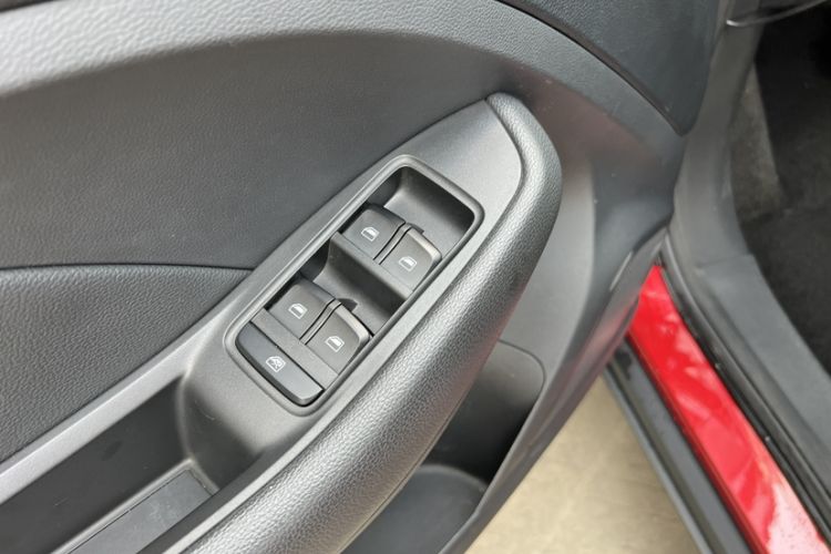 Used MG ZS 2018 1.5L Automatic Luxury Edition China V Standard
