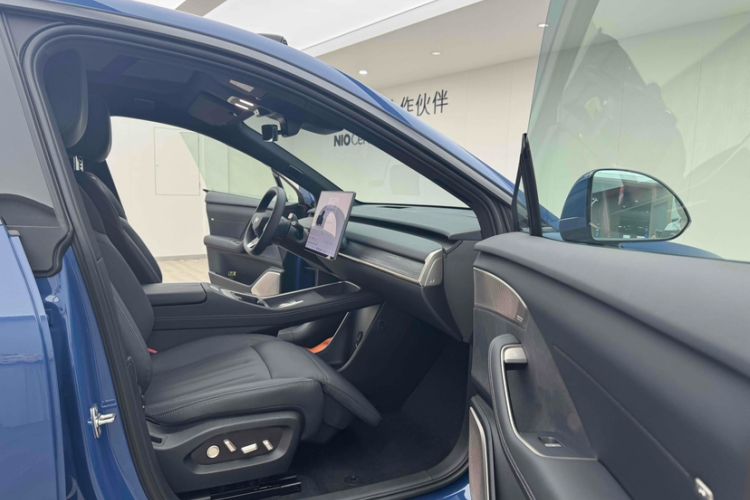 Used ONVO L60 2024 60 kWh Rear-Drive Version
