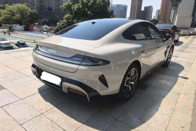 Used  SU7 2024 Rear-Drive Long-Range Intelligent Driving Version
