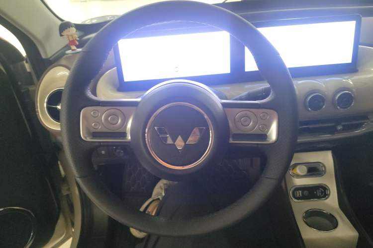 Used Wuling Bingo 2023 333 km Lingxi Connected+ Version
