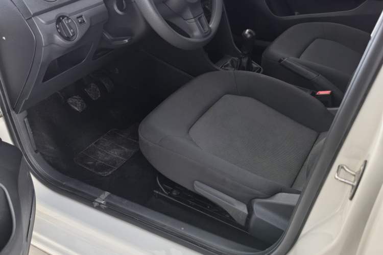 Used Volkswagen Jetta 2015 Value Edition 1.6L Manual Fashionable Style
