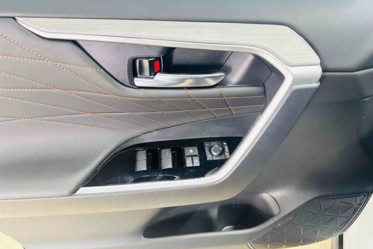 Used Toyota RAV4 2024 2.0L CVT Two-Wheel Drive Fashion Plus Edition
