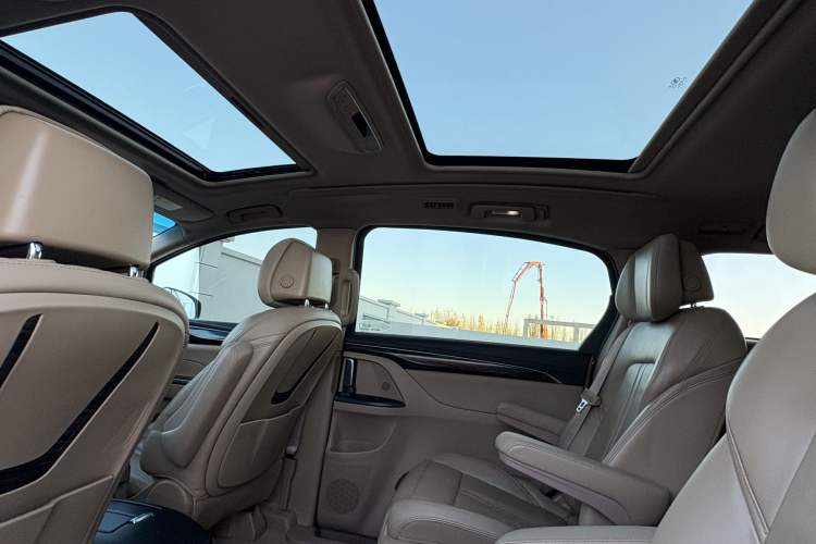 Used Buick GL8 2017 ES 28T Luxury Model China V Standard
