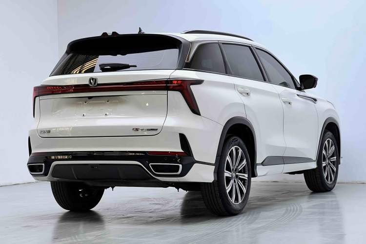 Used Changan CS75 PLUS 2024 3rd Generation Champion Edition 1.5T Intelligent Drive Dynamic Model
