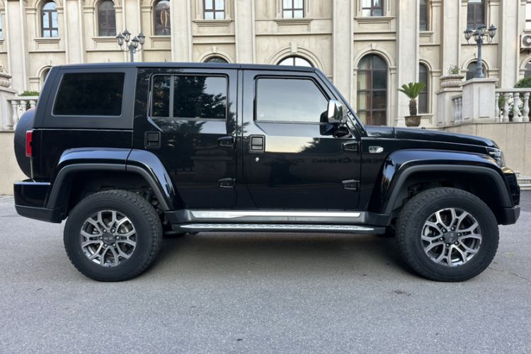 Used Beijing Auto BJ40 2023 2.0T Automatic Four-Wheel Drive Urban Hunter Edition Chivalrous Type