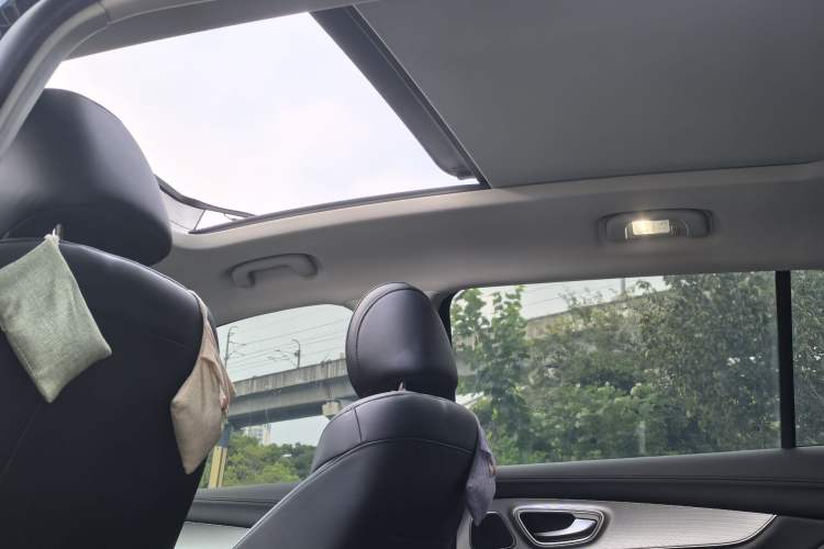 Used Roewe RX5 MAX 2021 Supreme Series 400TGI Automatic Luxury Cabin Edition
