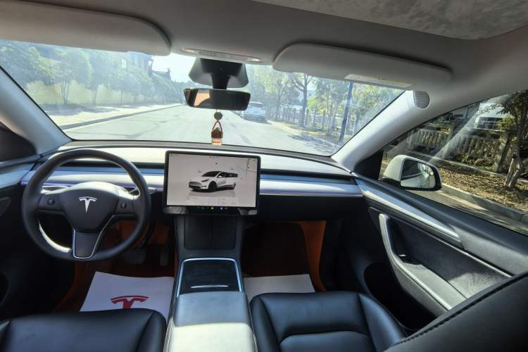 Used Tesla Model Y 2024 Long-Range All-Wheel-Drive Version