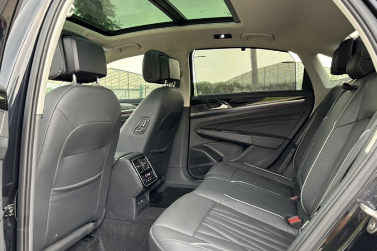 Used Volkswagen Passat 2022 330TSI Luxury Edition
