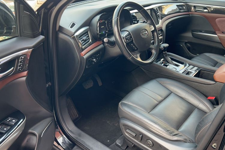 Used GAC Trumpchi GS8 2017 320T Two-Wheel Drive Luxury Smart Connectivity Version (7 Seats)