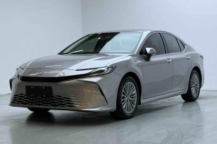 Used Toyota Camry 2024 Dual-Motor 2.0 HGVP Luxury Edition