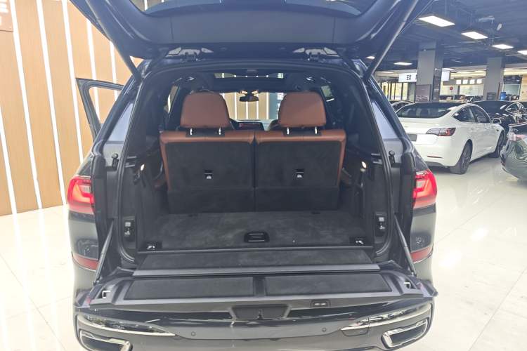 Used BMW X7 2020 xDrive40i Luxury M Sport Package