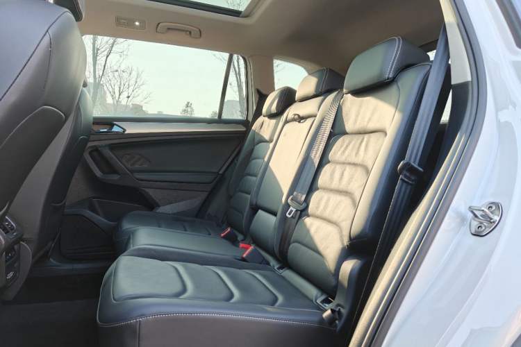 Used Volkswagen Tiguan L 2021 330TSI Automatic Two-Wheel Drive Smart Edition