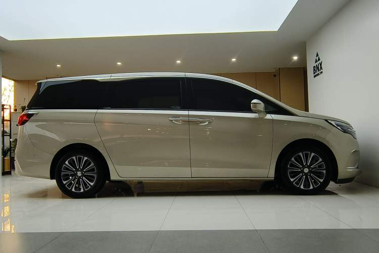 Used Buick GL8 2022 ES Land Cruiser 653T Luxury Model
