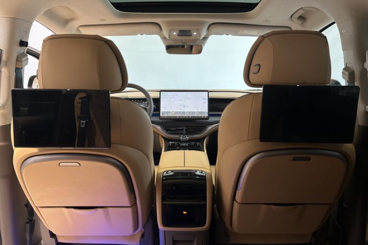 Used Denza D9 2022 DM-i 970 Four-Wheel Drive Flagship Model
