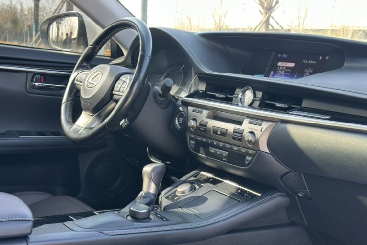 Used Lexus ES 2017 200 30th Anniversary Edition
