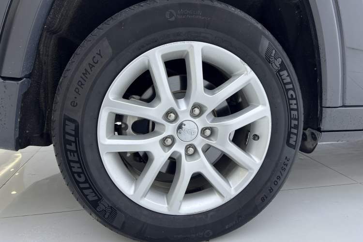 Used  Commander 2018 2.0T Two-Wheel Drive Enjoy Edition China V
