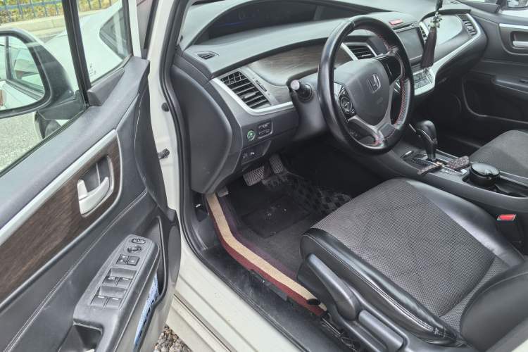 Used Honda Jade 2017 1.8L automatic Comfort version 5 seats
