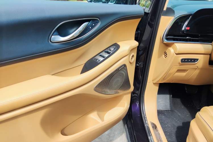 Used VOYAH Dream 2024 PHEV Ultra-Long Range Flagship Edition
