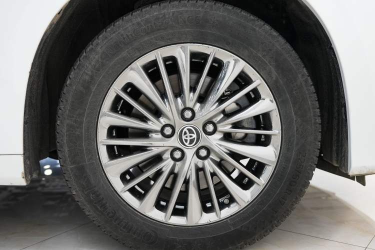 Used Toyota Alphard 2021 Dual-Engine 2.5L Luxury Edition
