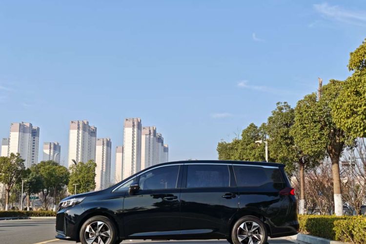 Used GAC Trumpchi M6 2023 PRO 270T DCT Luxury Edition
