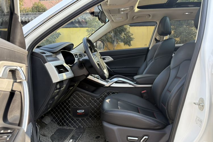 Used Geely Auto Emgrand X7 Sport 2020 1.8TD DCT Two-Wheel Drive Smart Connect 4G-Enabled Version
