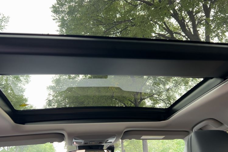 Used Toyota Wildlander 2024 2.0L CVT 4x4 Luxury PLUS Edition
