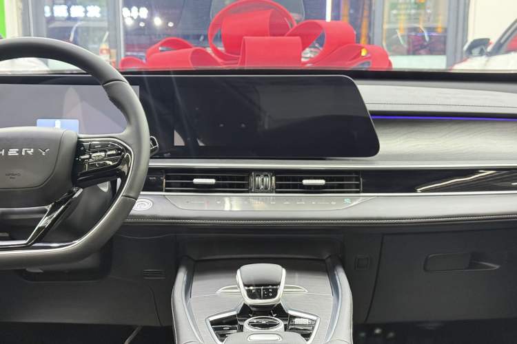 Used Chery Tiggo 8 PRO 2024 Champion Edition 290T Two-Wheel Drive Shining Version 7 Seats
