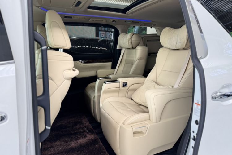 Used Toyota Alphard 2021 Dual-Engine 2.5L Luxury Edition
