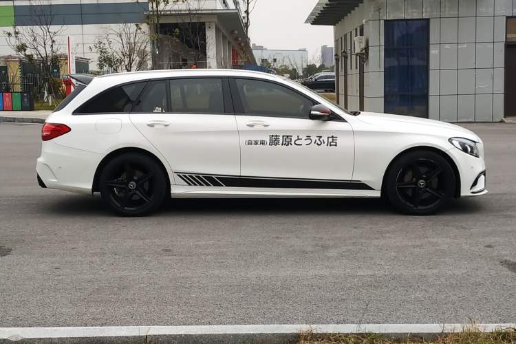 Used Mercedes-Benz C-Class 2017 Facelift C 200 Station Wagon
