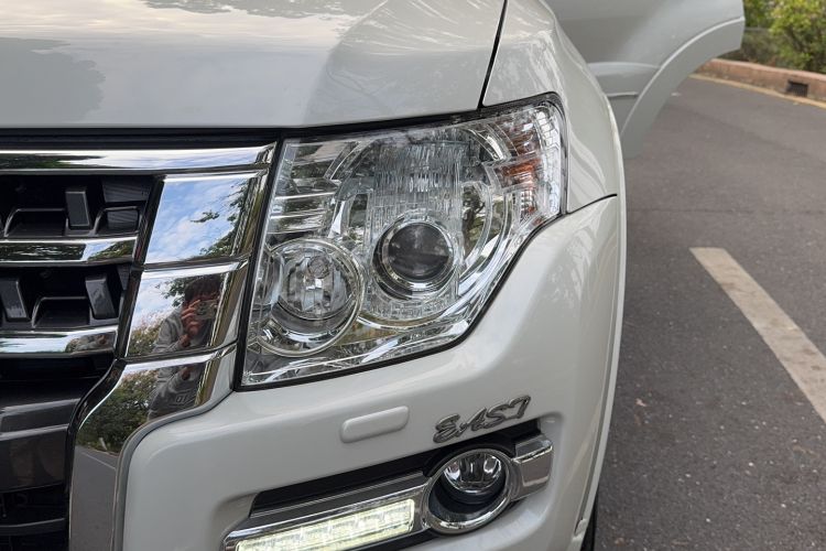 Used Mitsubishi Pajero 2017 V97 3.8L 5-Door GLS Model with Sunroof – Middle East
