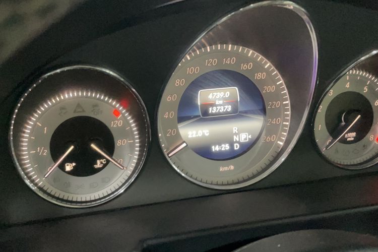 Used Mercedes-Benz GLK-Class 2013 GLK 300 4MATIC Dynamic Sunroof Model
