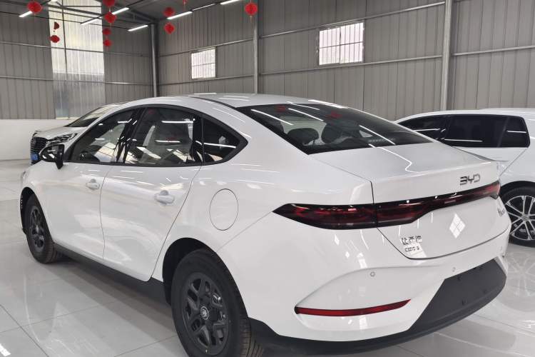 Used BYD Qin PLUS 2025 DM-i Smart Drive 55KM Leading Model
