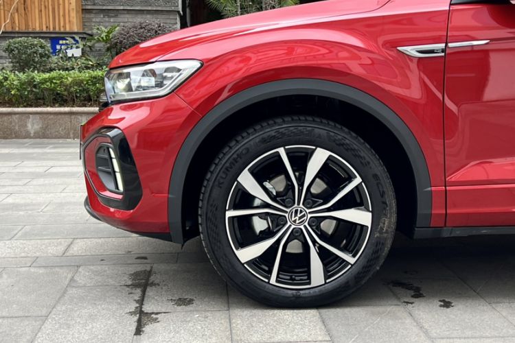 Used Volkswagen T-ROC 2023 300TSI DSG Two-Wheel-Drive Chen Guang Edition
