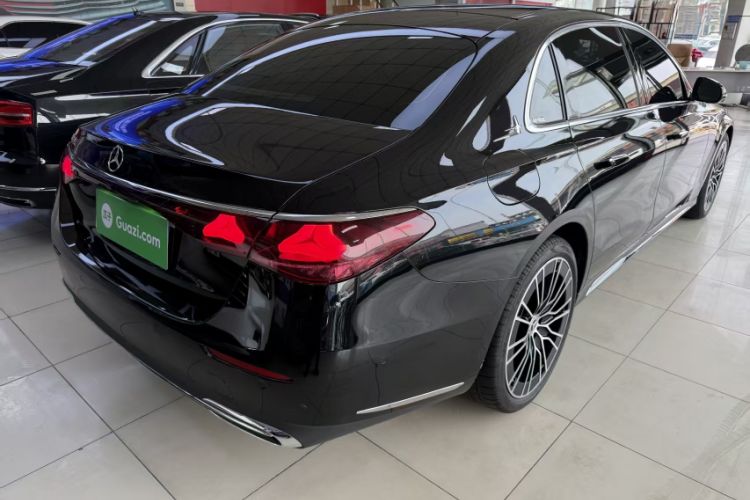 Used Mercedes-Benz E-Class 2025 Facelift E 300 L Premium Edition
