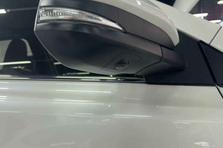 Used Toyota RAV4 2019 2.0L CVT Two-Wheel Drive Luxury Version China VI Standard
