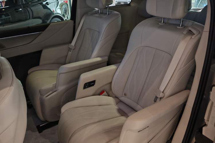 Used Buick GL8 New Energy 2024 Lu Zun Deluxe Edition 7-Seater
