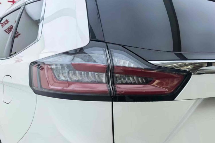 Used Ford Edge 2021 PLUS EcoBoost 245 Two-Wheel-Drive Titanium 7-Seater
