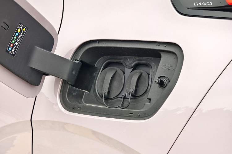 Used Lynk & Co Z20 2025 530 km Range Rear-Wheel Drive Max
