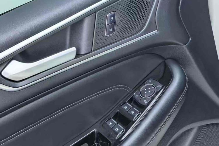 Used Ford Edge 2021 PLUS EcoBoost 245 Two-Wheel-Drive Titanium 7-Seater
